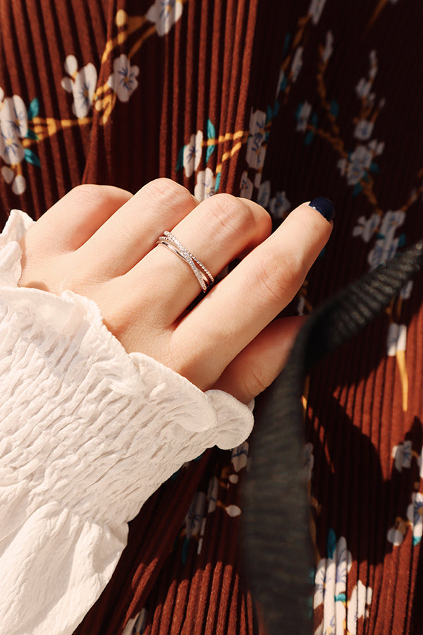 Olyvia Gleam Ring