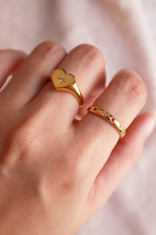 Model stacking cute zircon heart shape ring with dainty gold rings