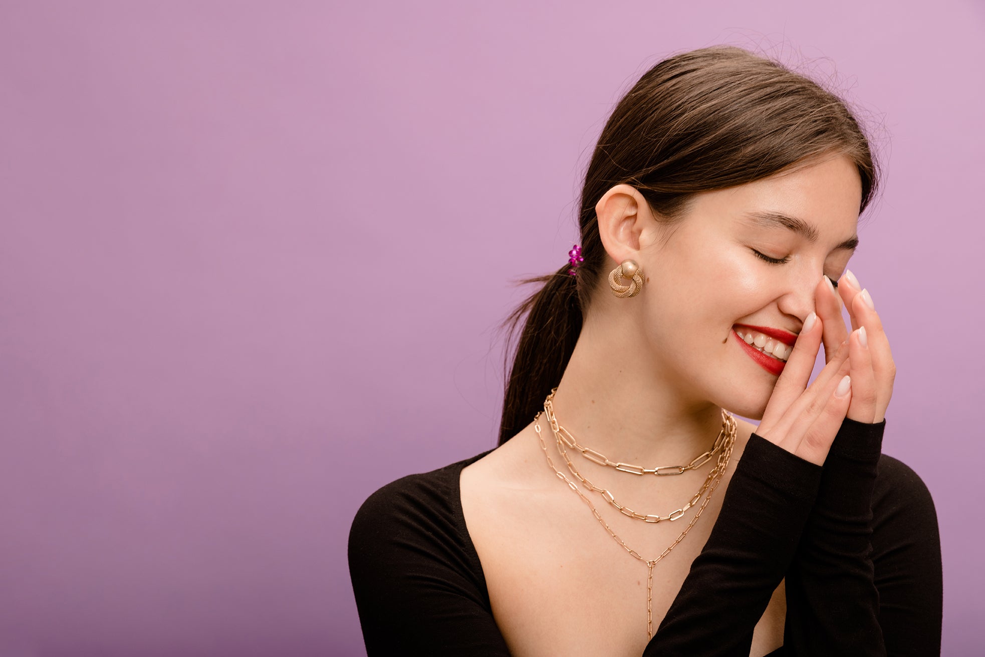 Tips to create necklace layering and stacking looks
