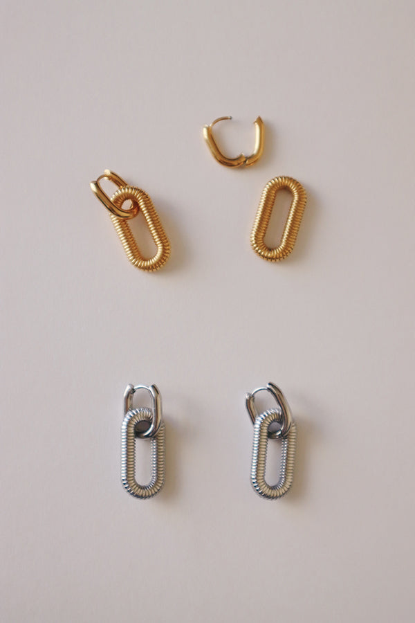 Double hoops earrings for a fashionable look