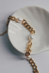 Stylish freshwater pearl cuban chain bracelet on the white plate