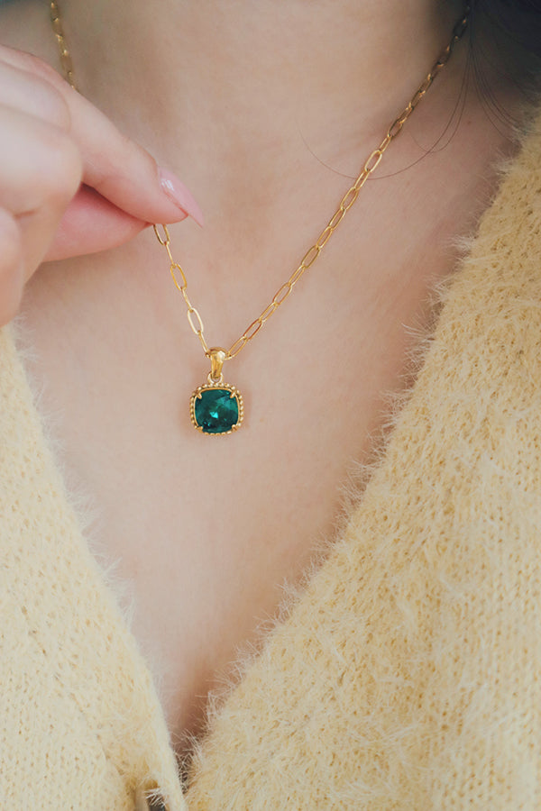 Non-tarnish vintage cubic zirconia necklace for a stunning, worry-free layered look with a gold-plated, water-resistant chain.