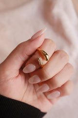 Details of SH&Co. cz gold ring