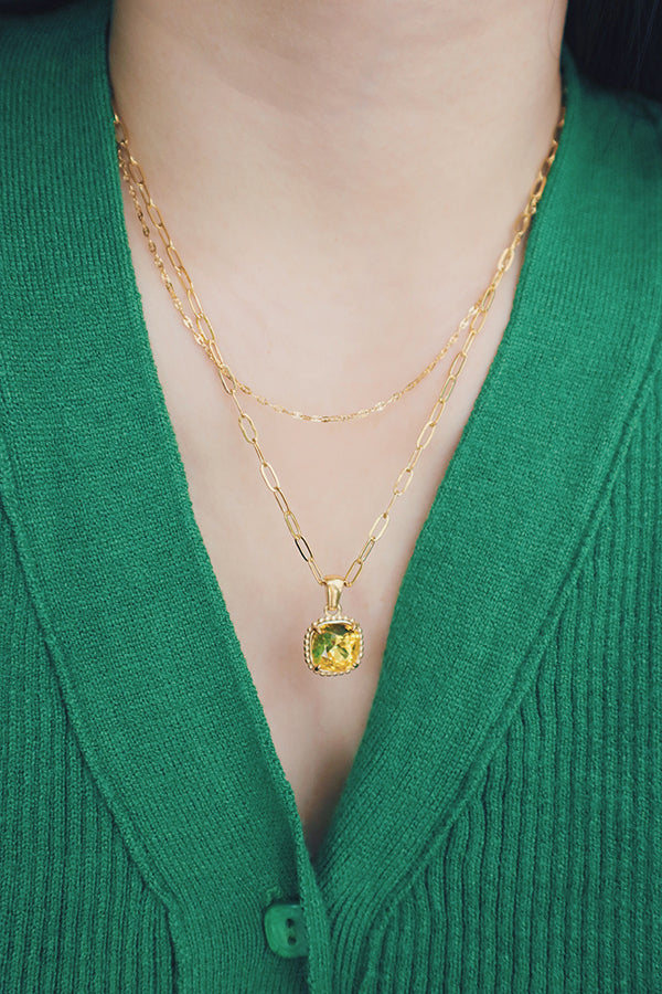 Eye-catching vintage CZ necklace with a shimmering gold-plated chain for a touch of glamour.